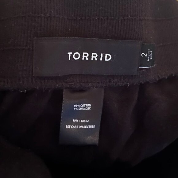 Torrid Size 2 Fleece Active Shorts with Pockets - Picture 8 of 8